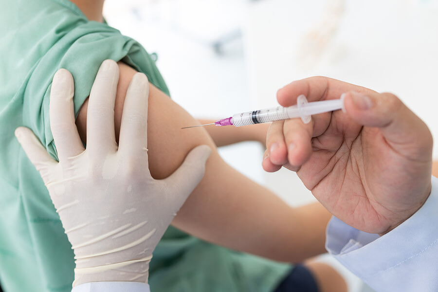 Pfizer Vaccine vs Moderna Vaccine: Which Is Better?